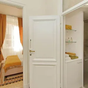 Elegant In The Heart Of Rome-navona Area Rome