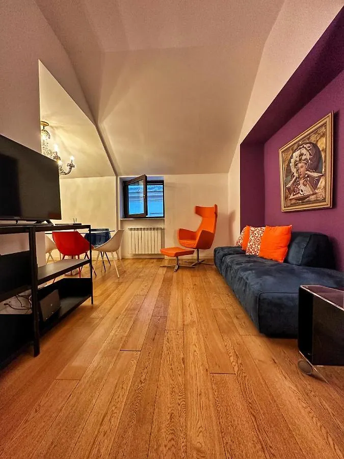 Be Loft Navona contacts